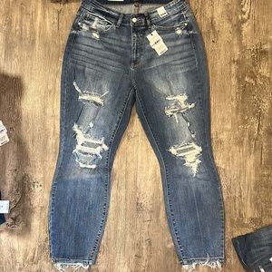 Judy blue boyfriend fit mid rise NWT STYLE: JB82217MD Color: MD ST